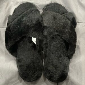 Faux fur XL slippers black
